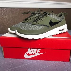 Meet your Posher, Eveline